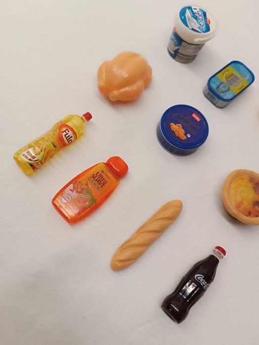 Lote 10 miniaturas de artigos para casa de Brincar