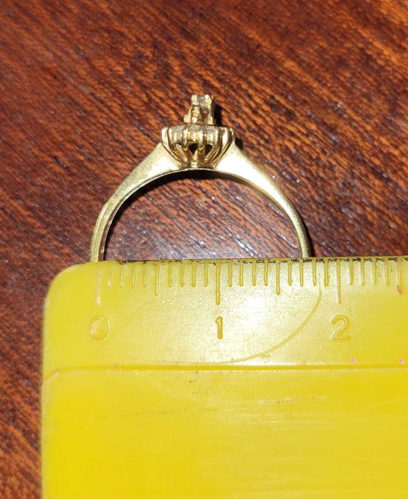 Anel em ouro e diamantes