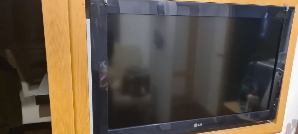 Telewizor LG 32LD4 32cale