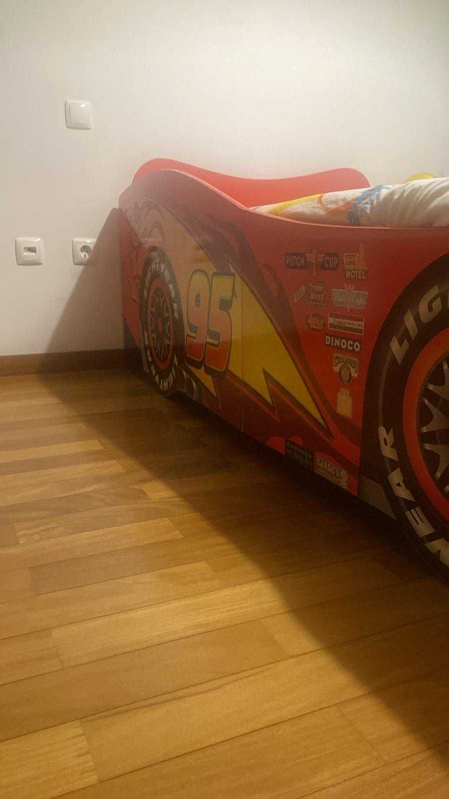 cama criança faisca mcqueen