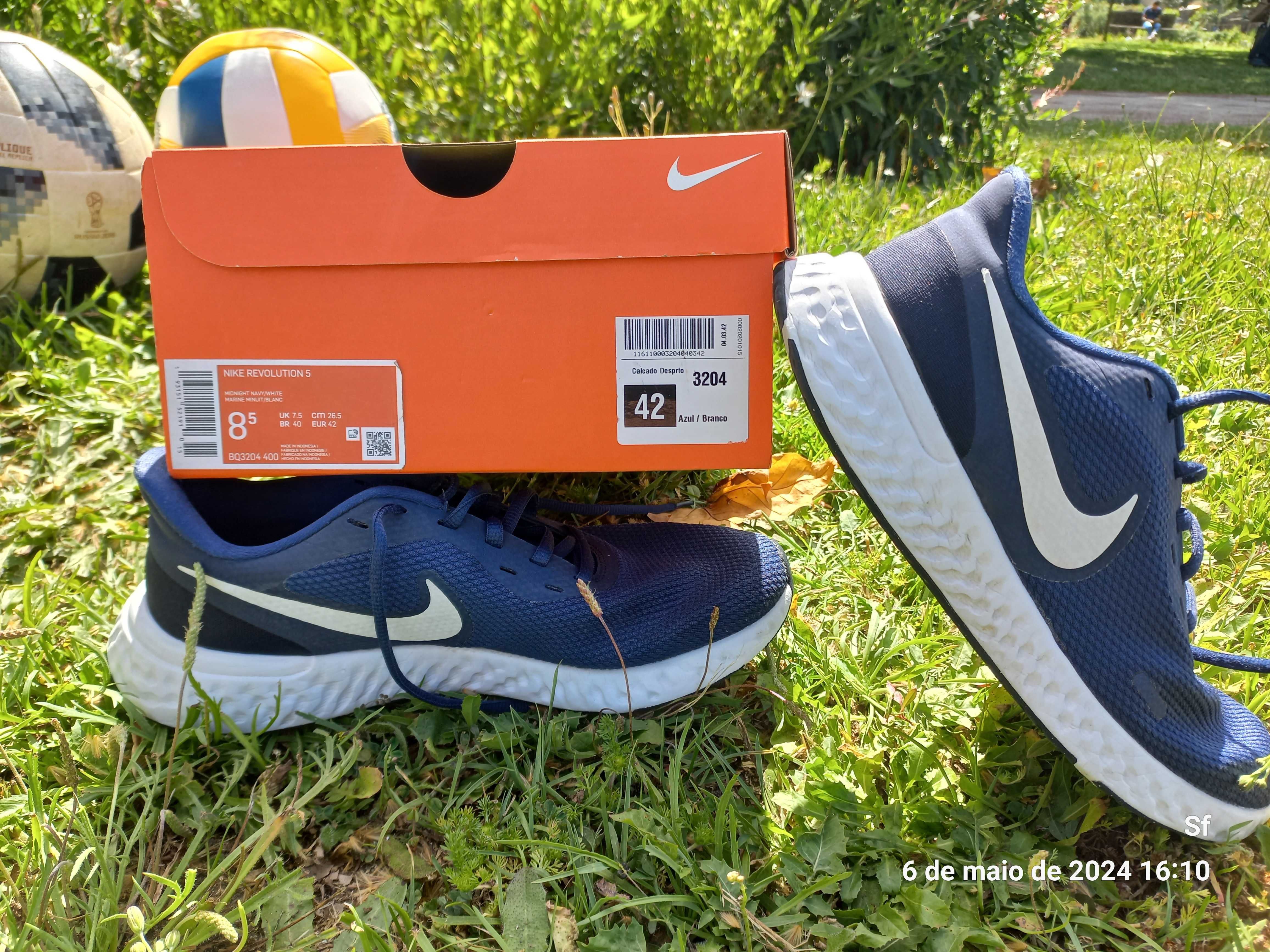 Ténis desportivos marca Nike ajustáveis! Leveza e Desempenho!