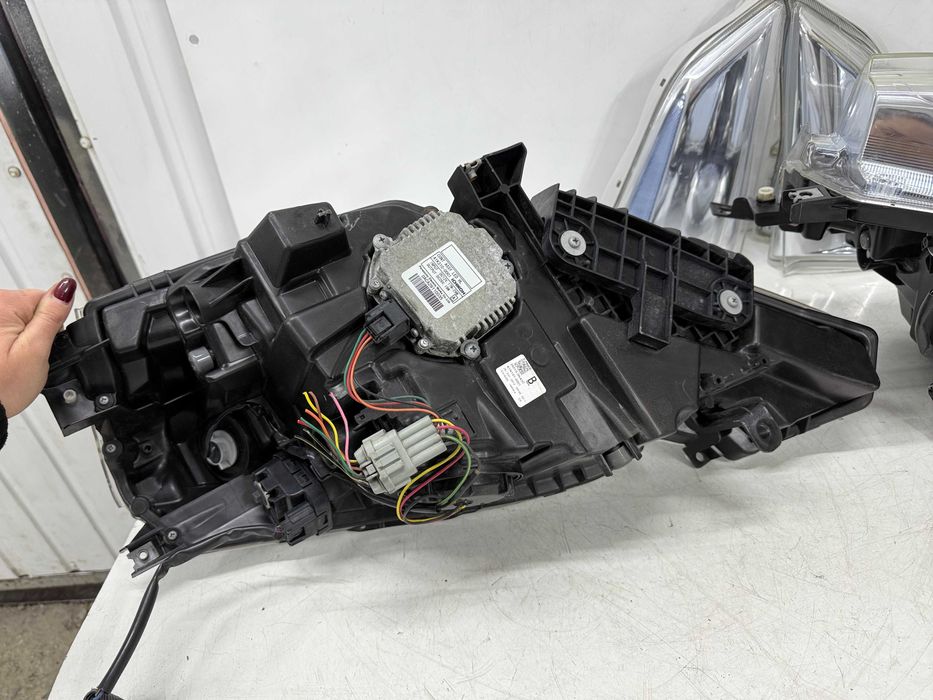 Фара права ліва Nissan Leaf 2010-2017 Full LED Фара Нісан Ліф 10-17