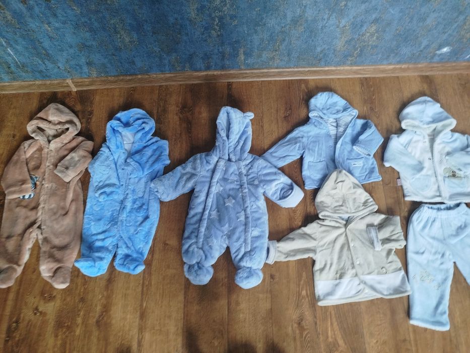 Різні комбінезони для хлопчика