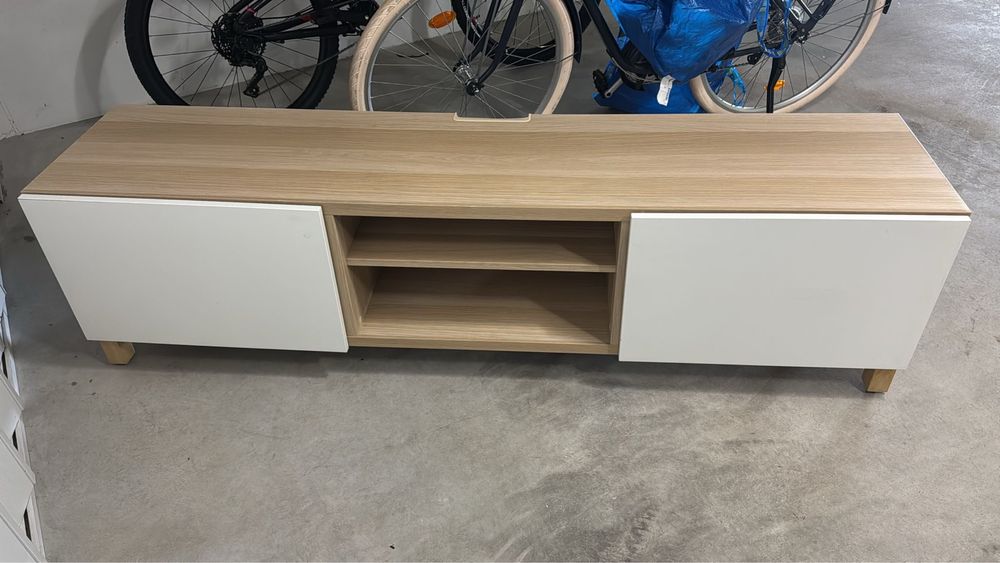 Móvel TV branco e madeira