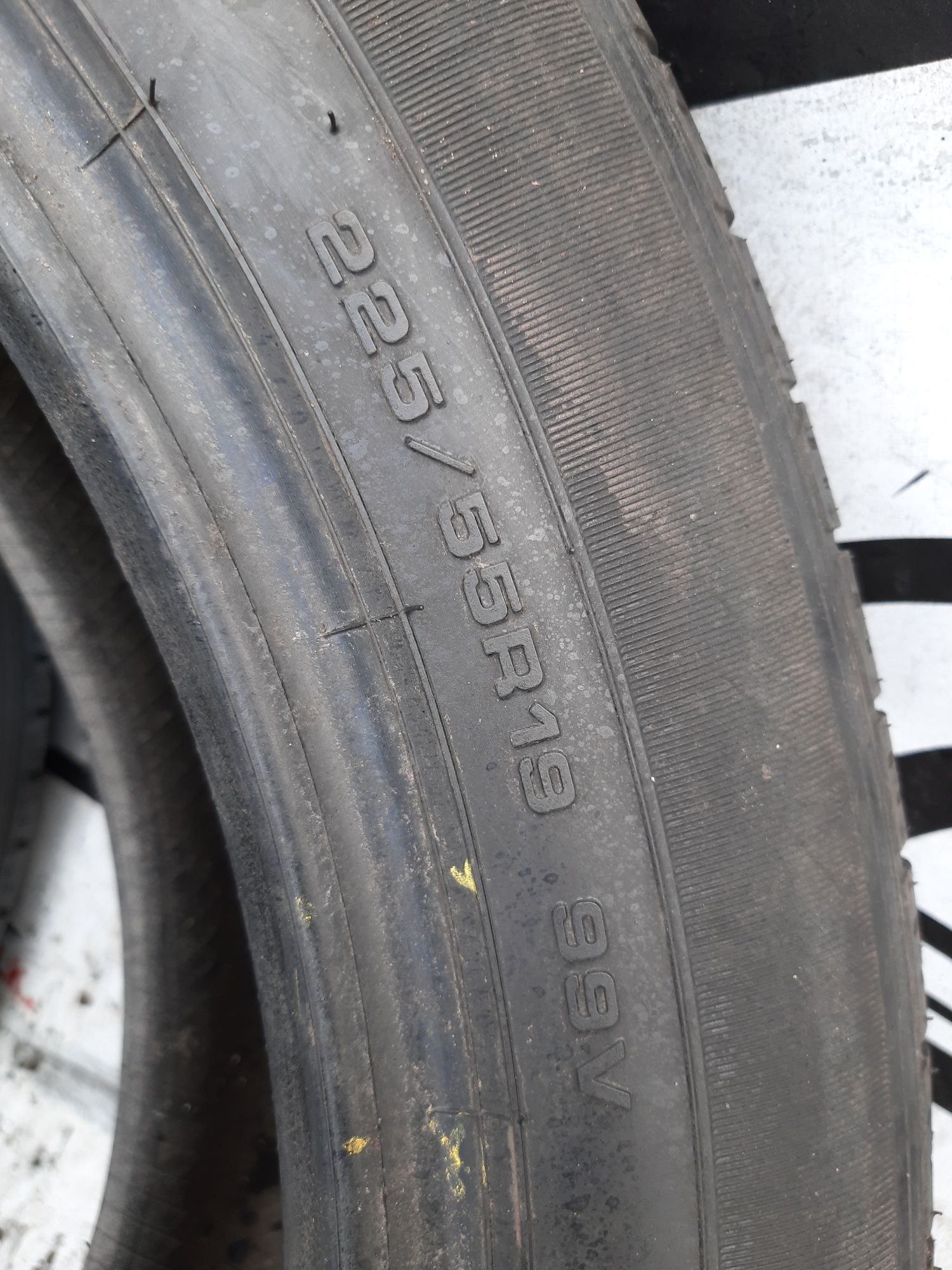 225/55r19 99V Goodyear EfficientGrip SUV 4x4