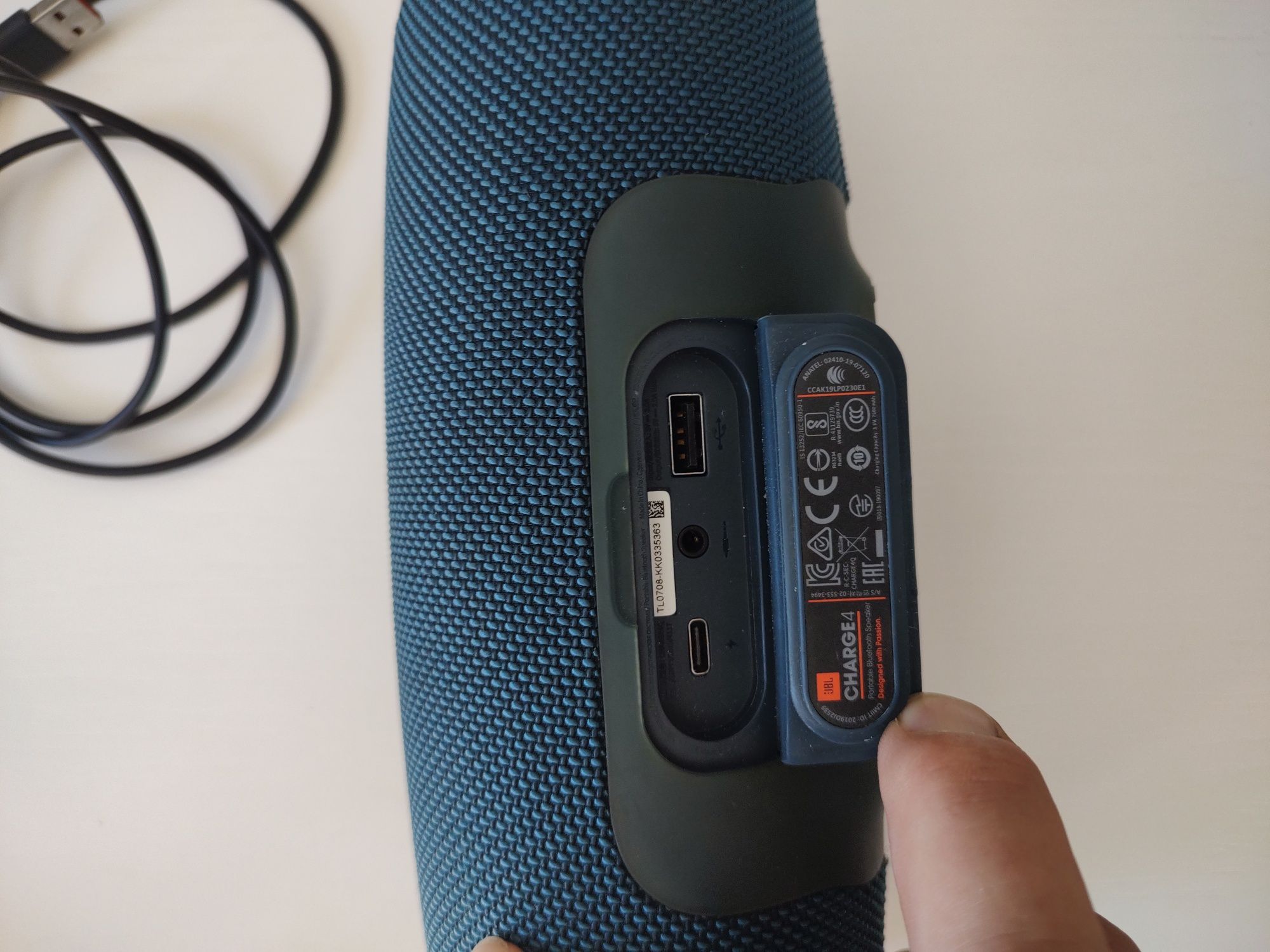 Jbl charge 4 stan idealny