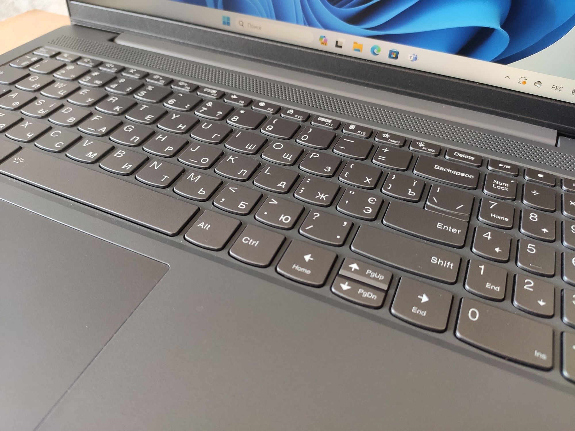 Продам ноутбук lenovo в новом состоянии только с коробки есть чек.