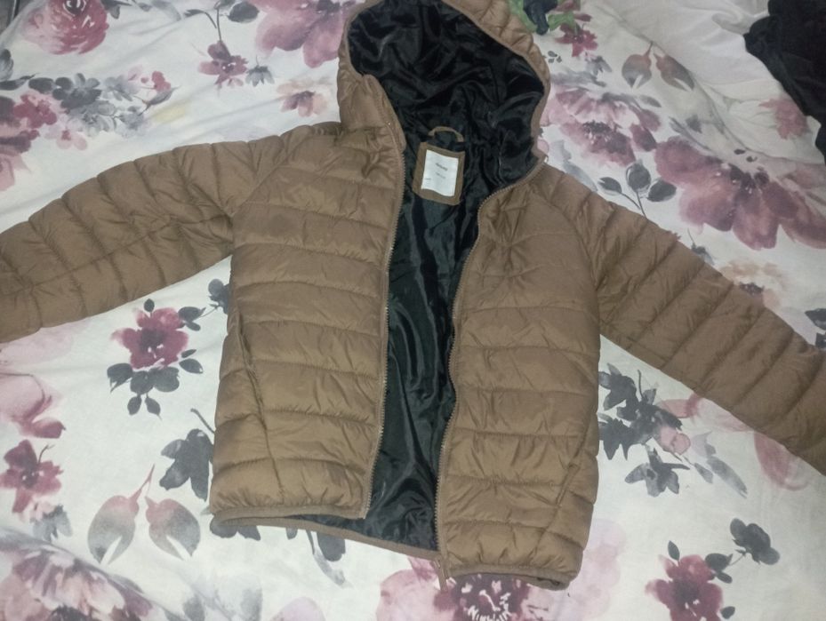 Куртка осінь 140 р