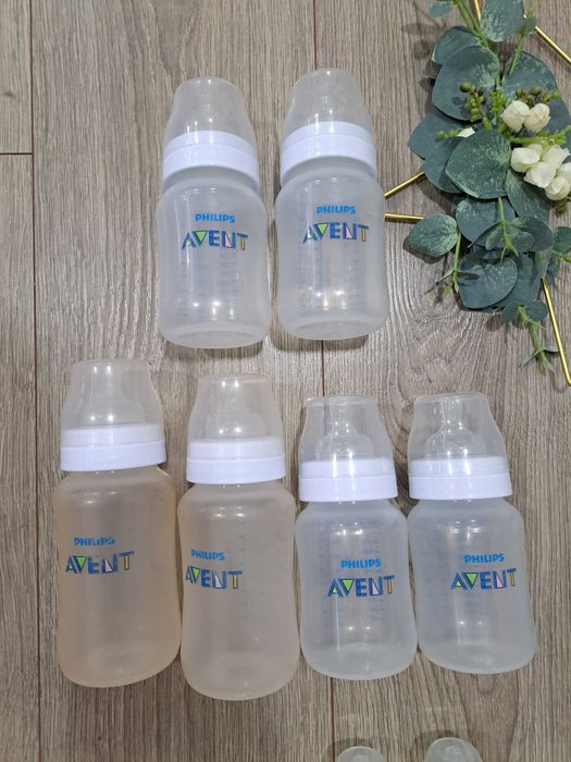 19 biberons/biberãos de várias marcas (Avent/Chicco/Dr. Browns)