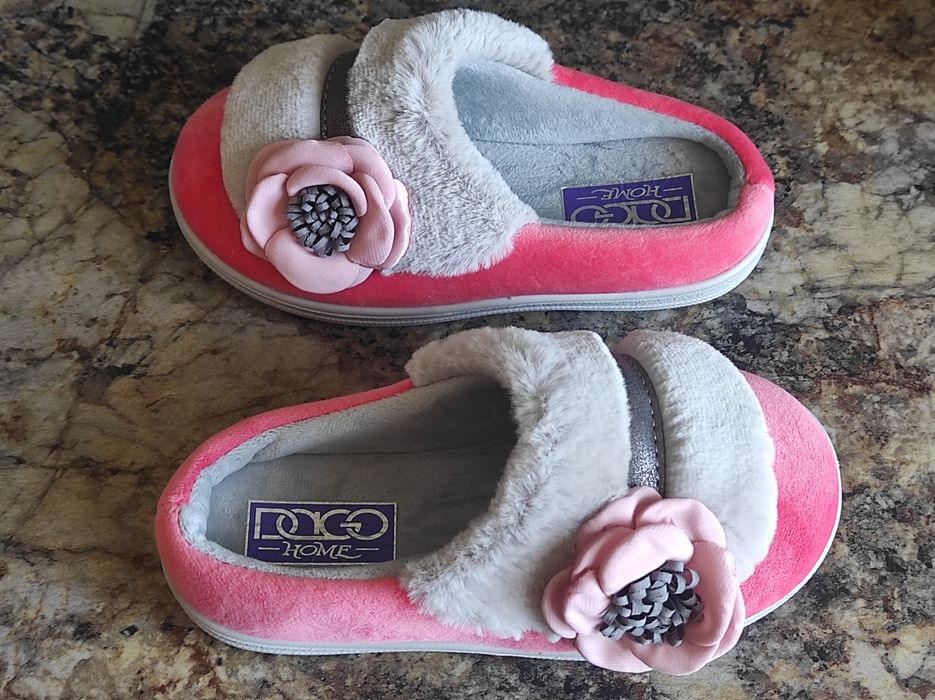 Тапки DAGO для дівчинки 30/31 нові