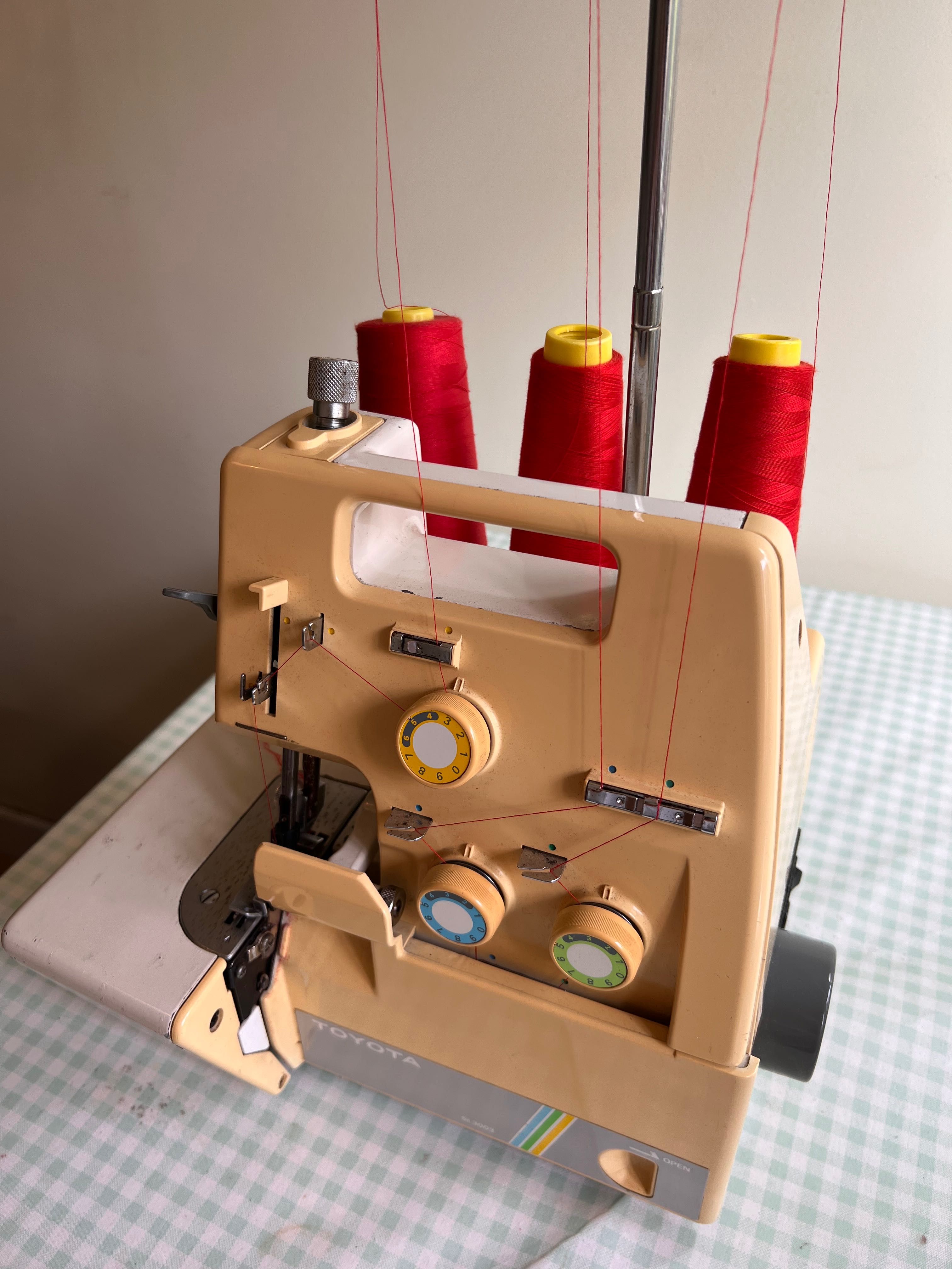 Maquina Costura Overlock/Overloque Toyota SL3003