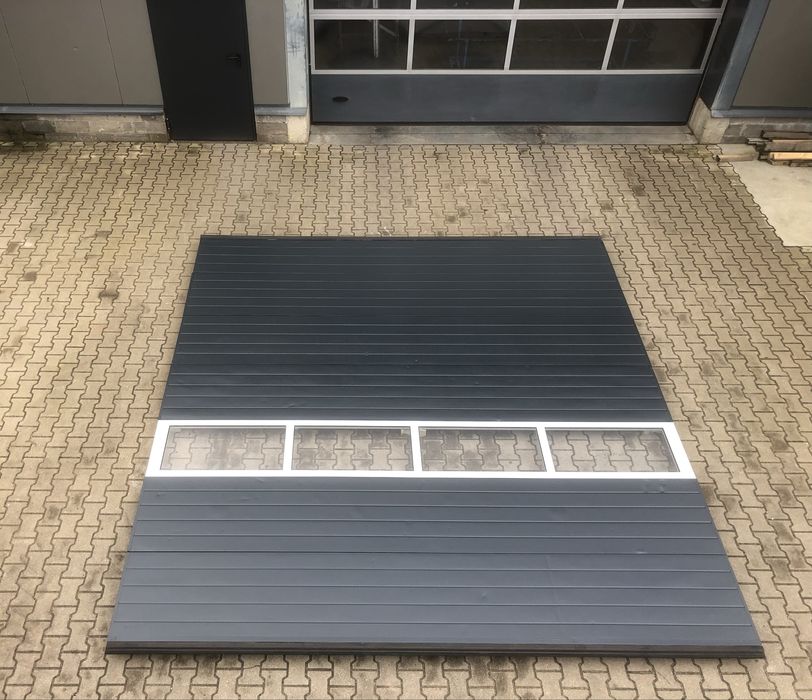 Brama 400 x 415 panelowa segmentowa garażowa przemysłowa rolowana