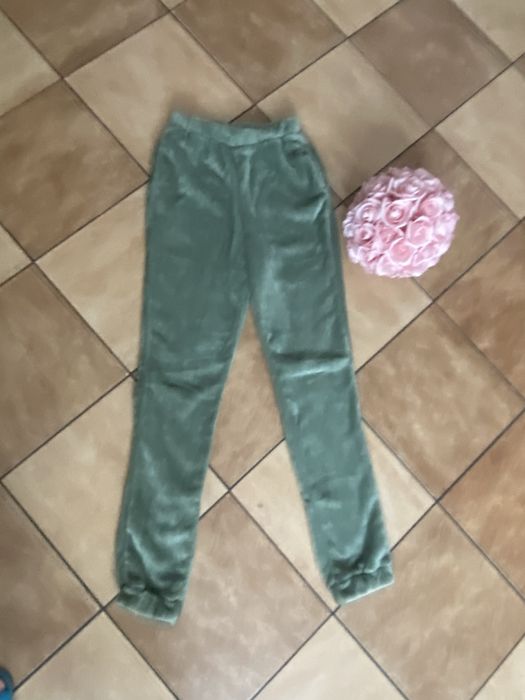 Spodnie pluszowe z kieszeniami