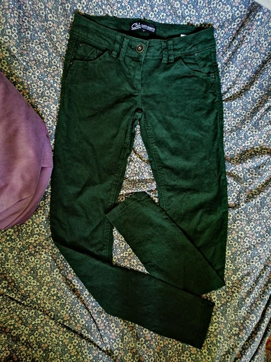 C&A ciemne zielone spodnie zwężane, miły materiał, XS