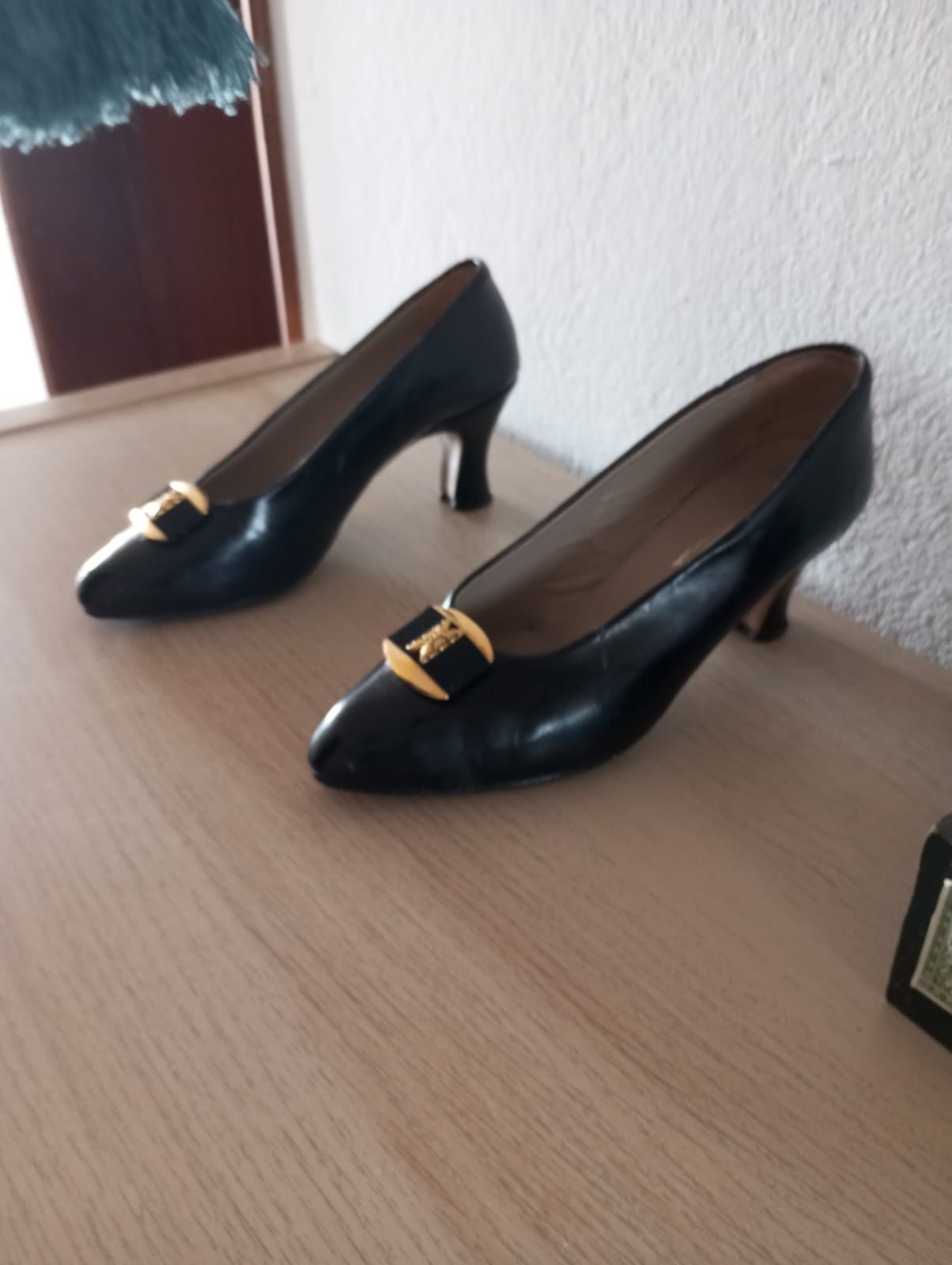 Sapatos Exclusive Tamanho 36