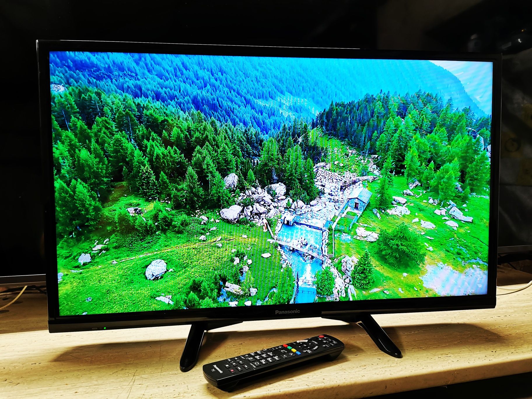 32" Panasonic Smart TV Wifi  netflix youtube ideał telewizor led a+