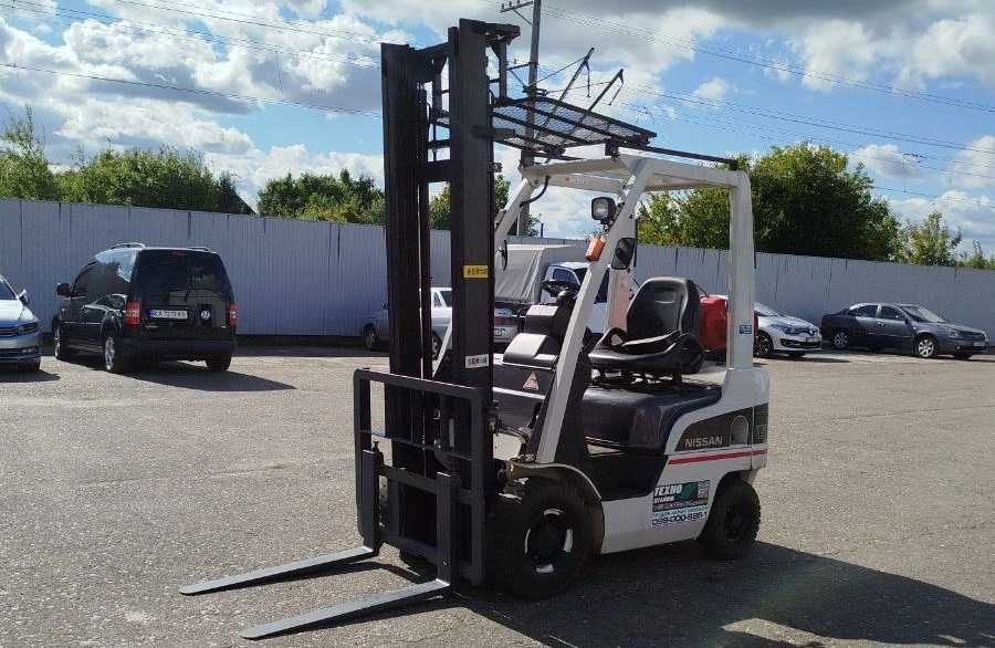 Газовий вилковий навантажувач кара NISSAN 1,5 тони