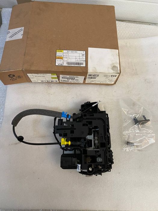 9J1839885 Porsche Taycan замок задньої лівої дверки