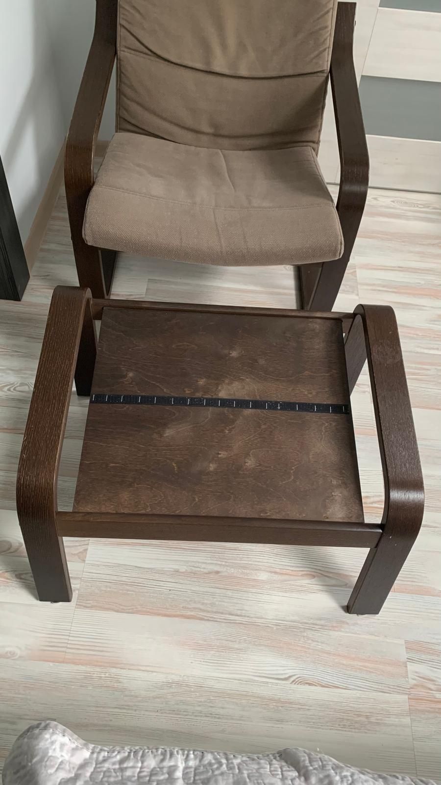 Fotel drewniany z podnóżkiem