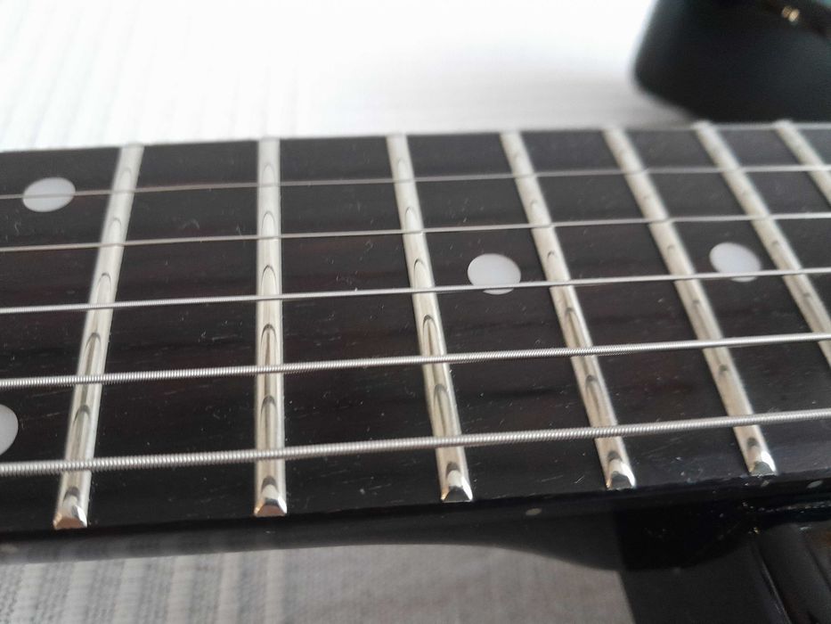 Gitara elektryczna Epiphone Junior Ebony i gratisy