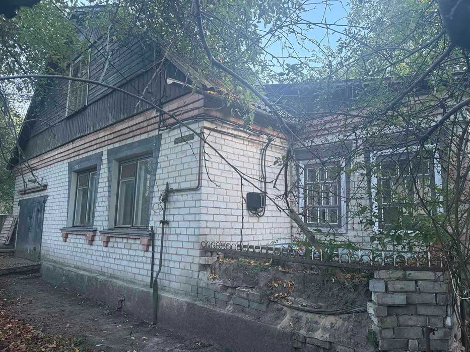 Окремий будинок по вул. Бузкова!