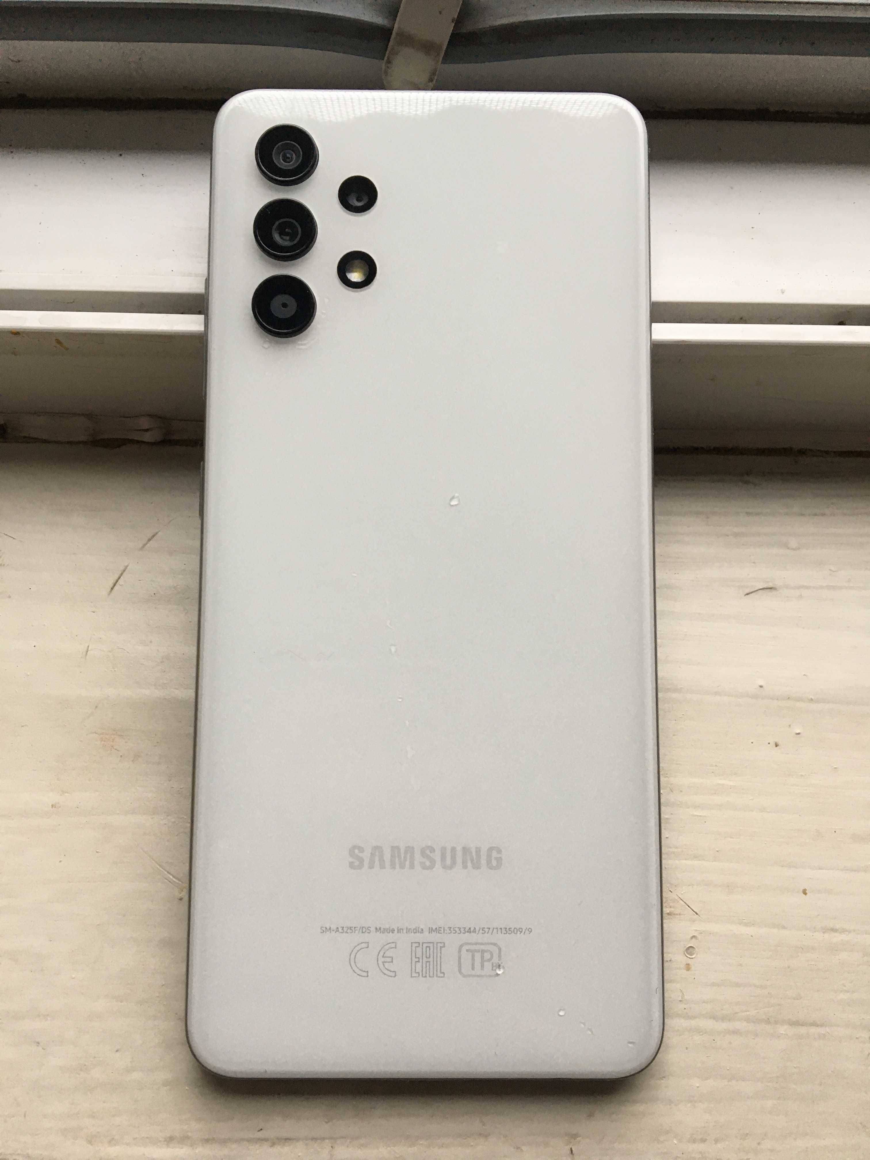 Samsung Galaxy A32 4/64 майже новий