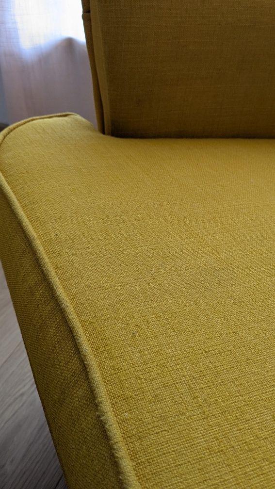 Fotel uszak z podnóżkiem żółty IKEA STRANDMON