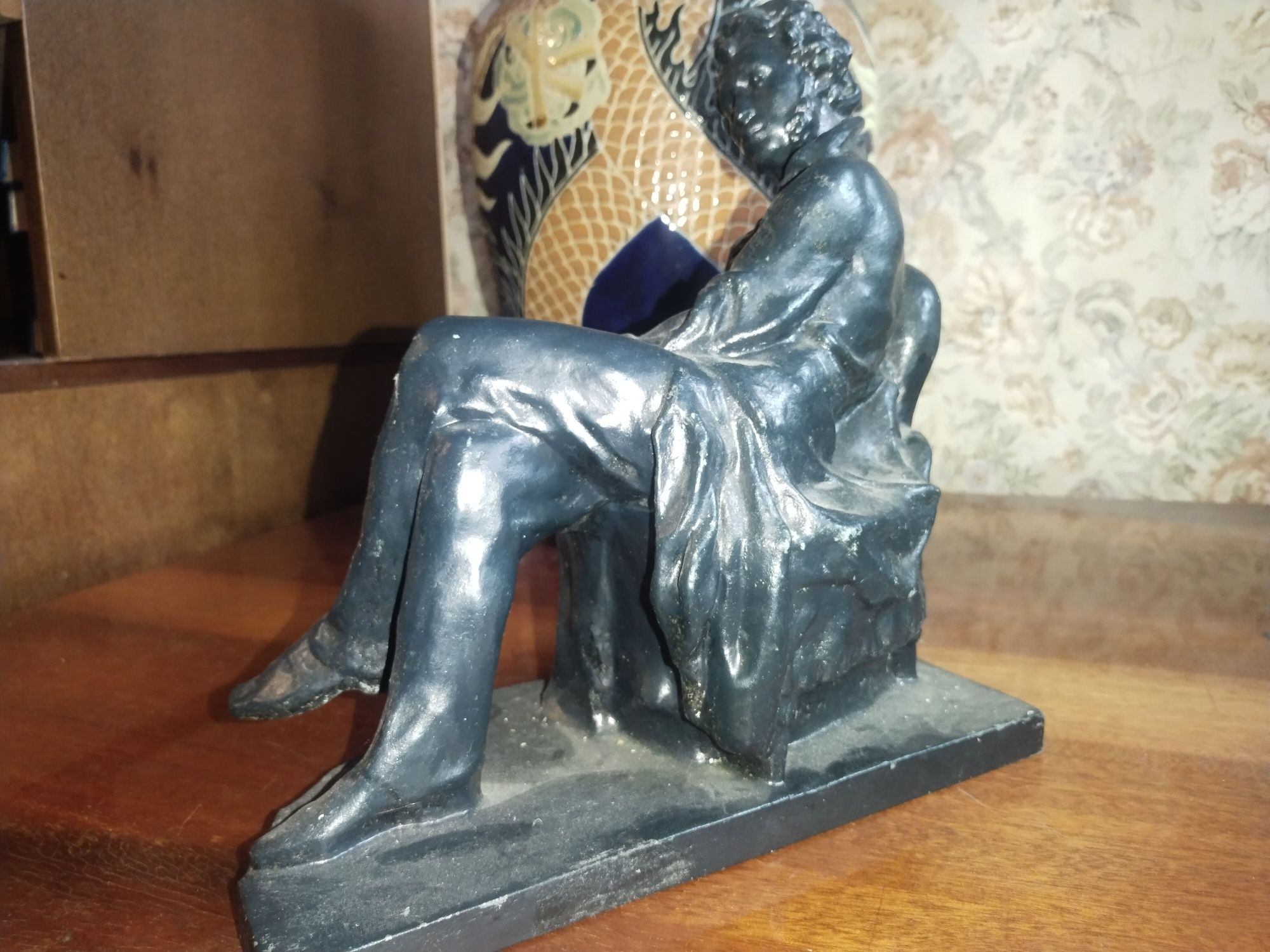 Пушкин А.С.  в кресле, скульптор Неймарк