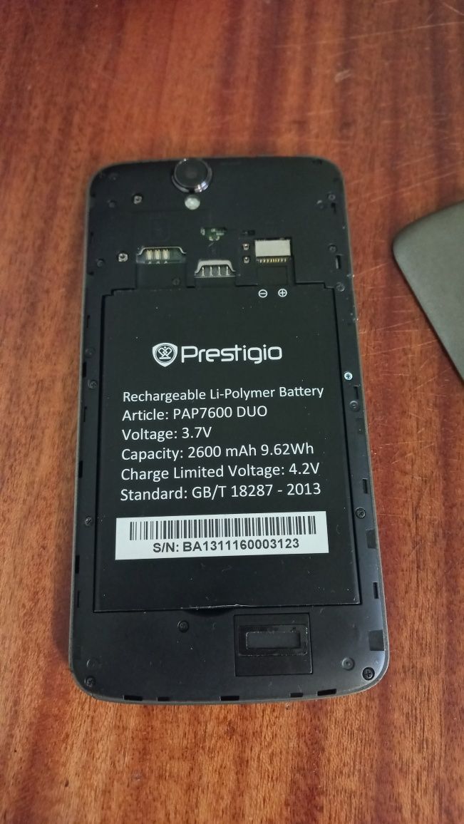 Смартфон Prestigio MultiPhone PAP7600 DUO