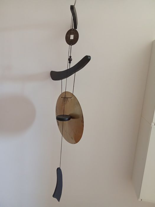 Espanta com prato em latão