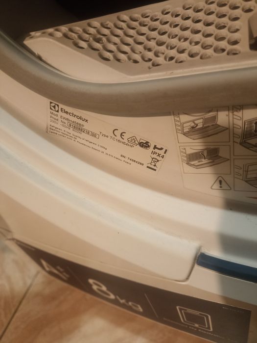 Suszarka do ubrań Electrolux Ew8H 458BP