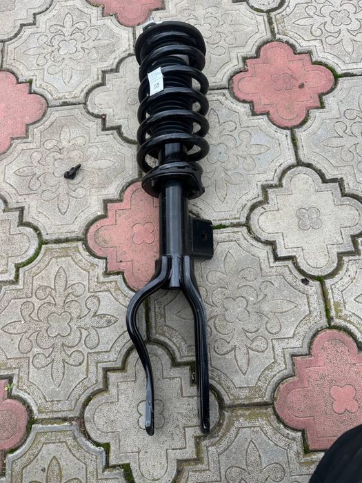 Амортизатор передний Tesla model Y