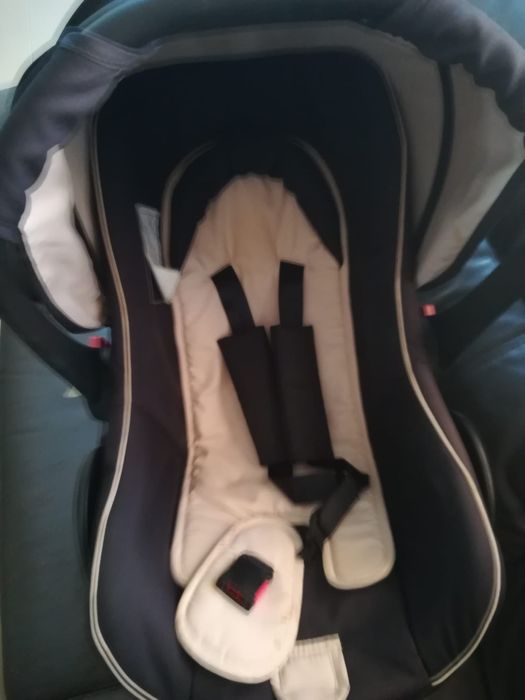 Carrinho de bebé trio( alcofa, ovo, cadeira)