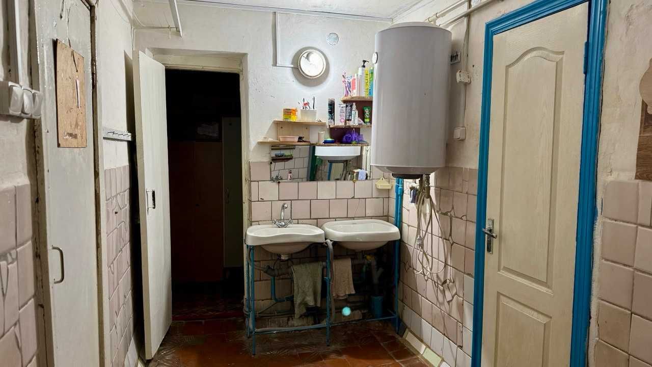 Продається  кімната 18м2  в гуртожитку на Кільцевій!
