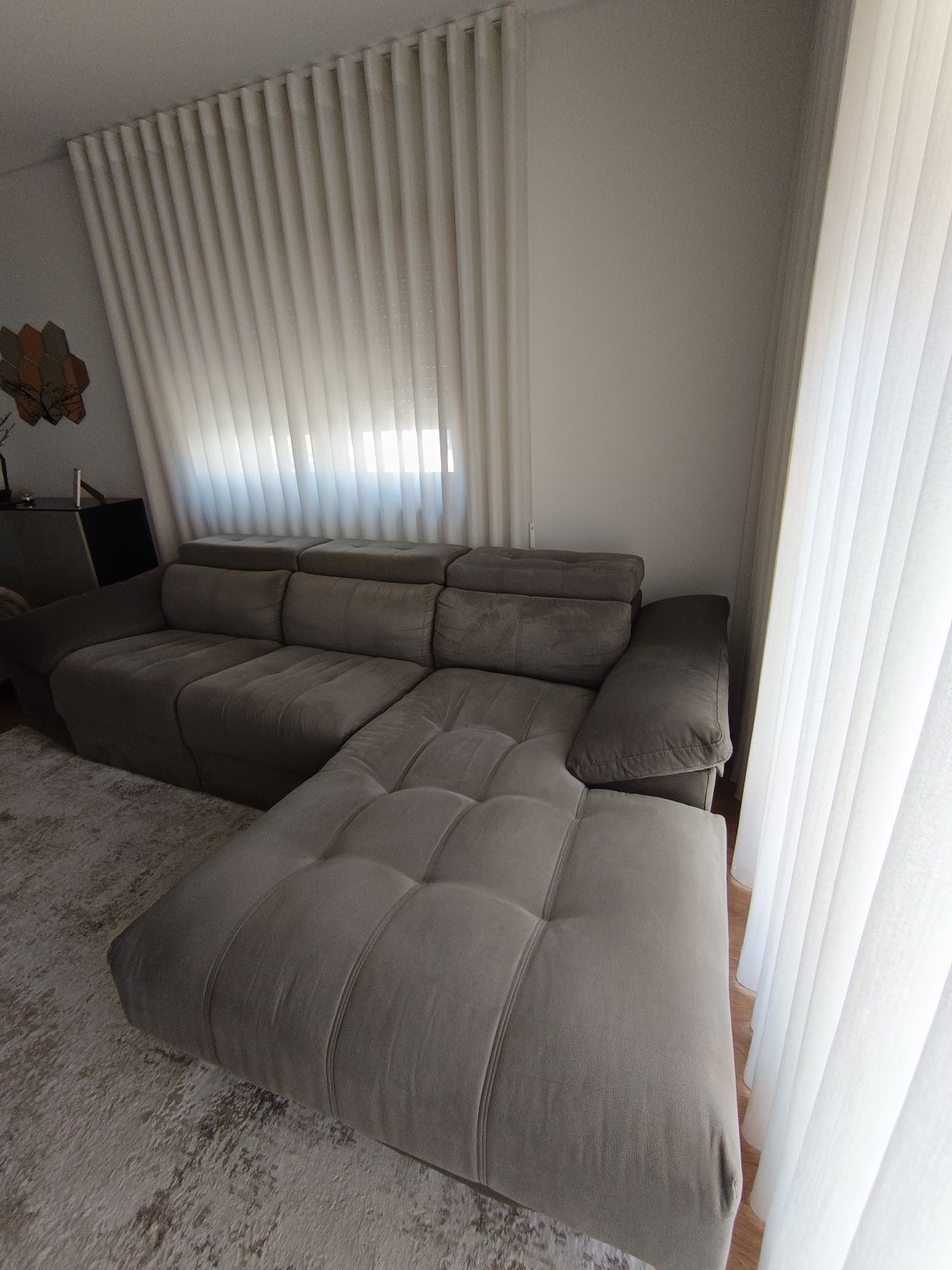 Sofá com chaise longue