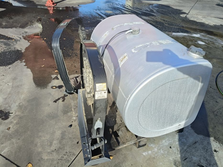 Kompletny zbiornik paliwa 500litrów do Volvo FH4 - jak Nowy