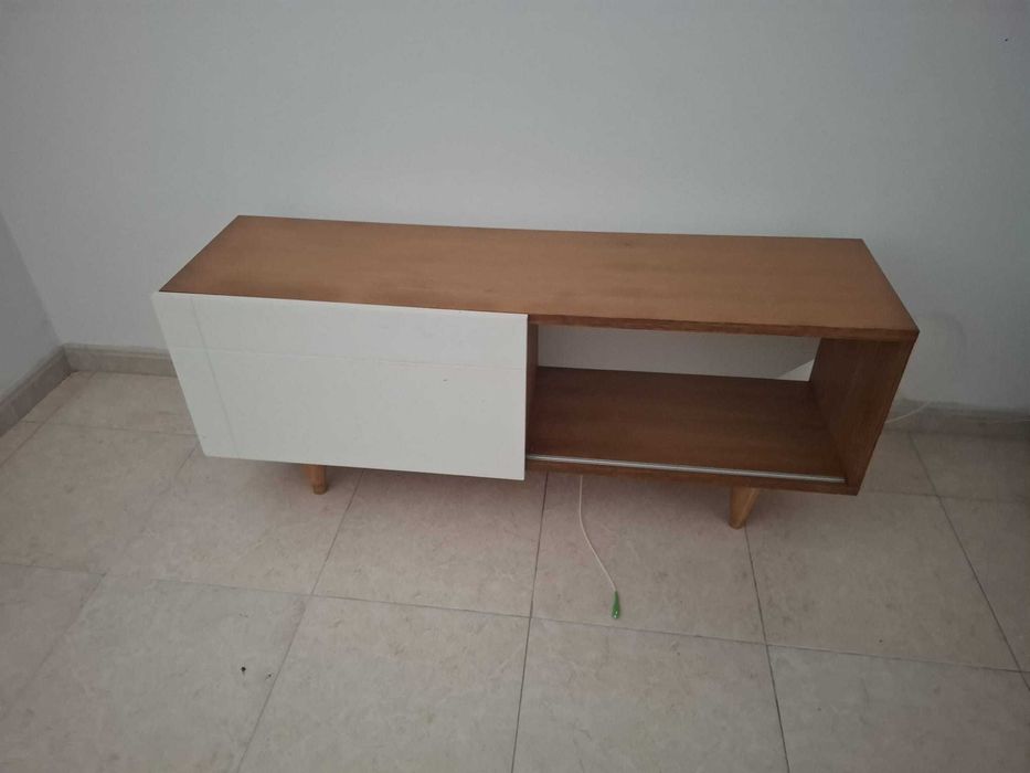 Móvel para TV c/ arrumação