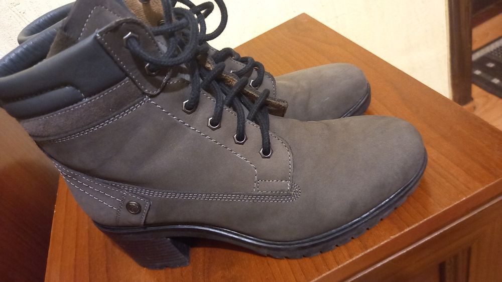 Брендові утеплені черевички