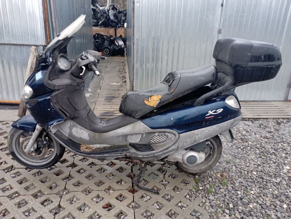 Piaggio X9 evolution poj. 500cm, 125cmsilnik,plastiki,lampy,instalacja