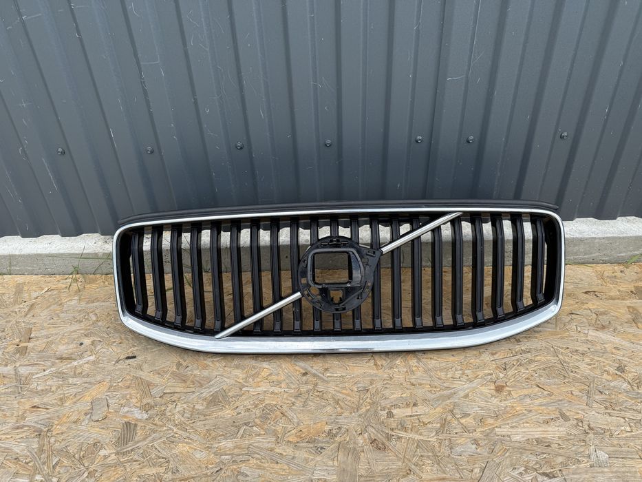 Решітка радіатора Volvo XC60 решетка радиатора 2021->