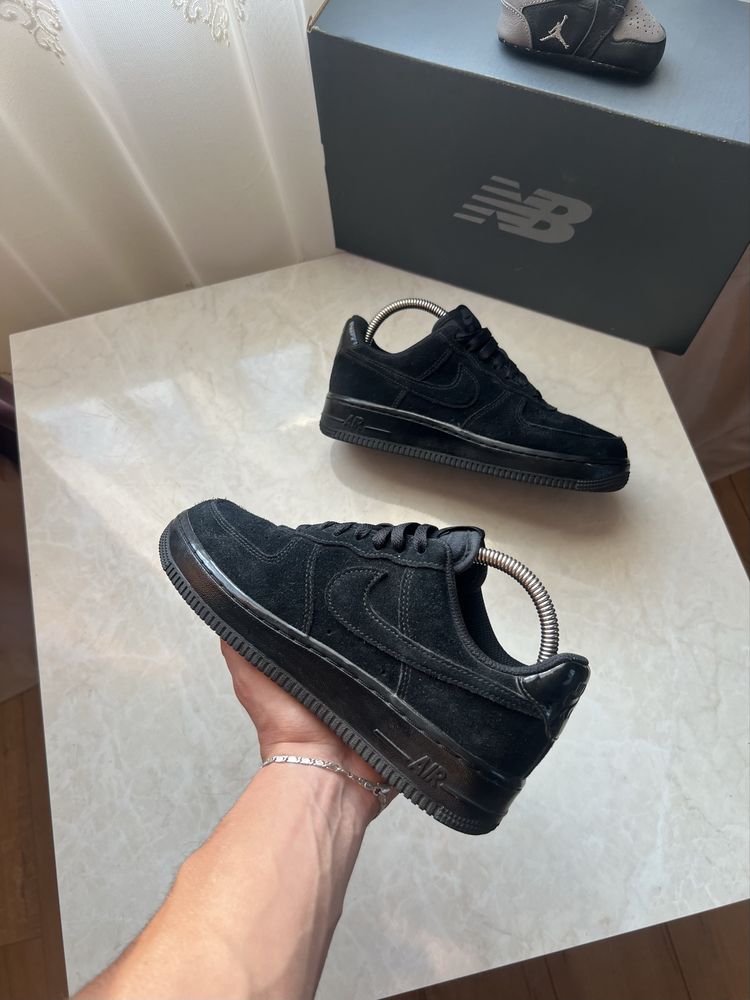 Кроссовки Nike Force 1 бархатний замш Розмір 37.5 Original Взуття
