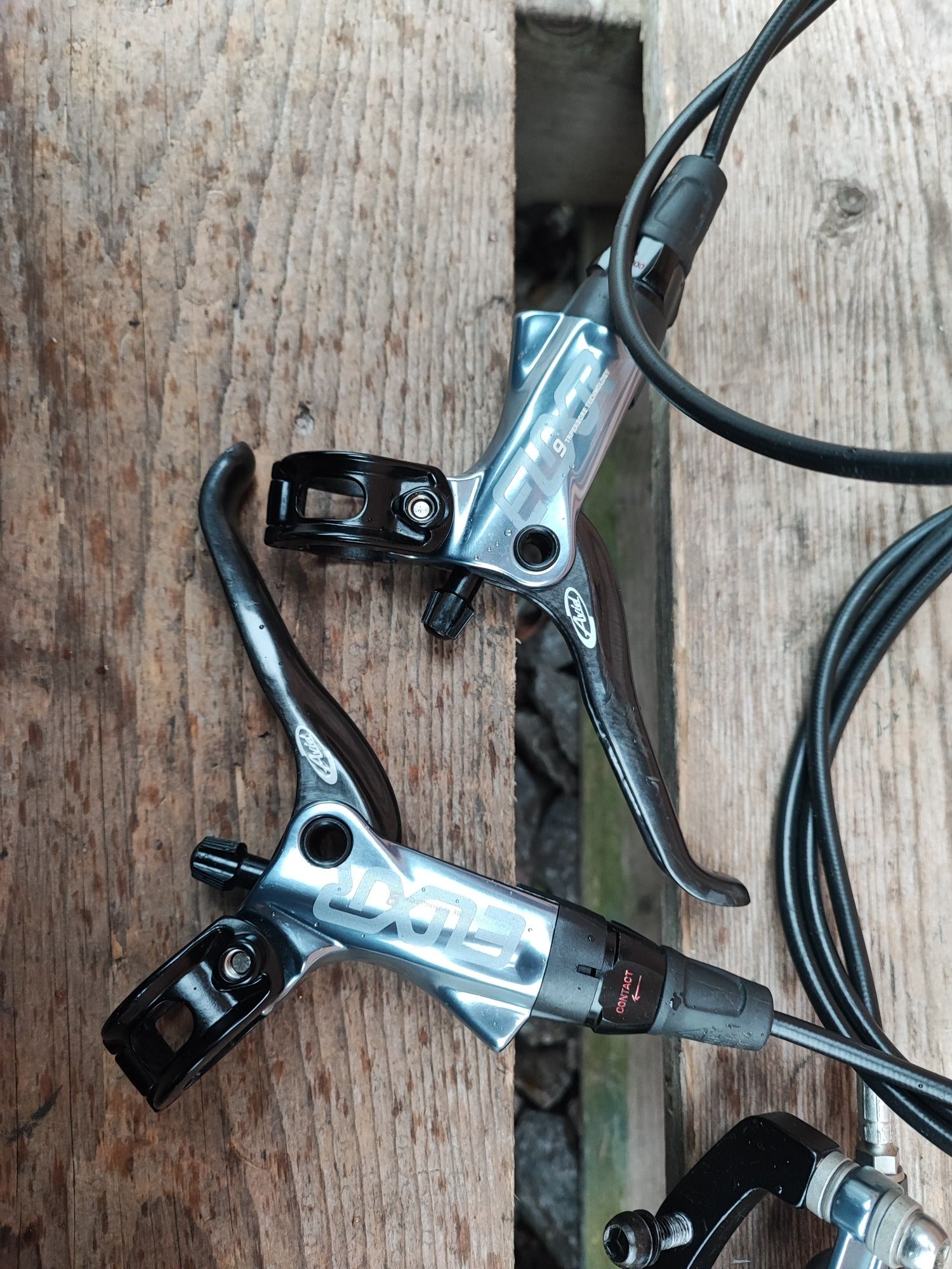 Hydrauliczne hamulce tarczowe Avid Elixir 9 carbon retro mtb ładne