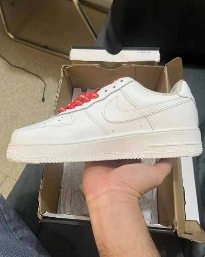 Buty meskie Mokasyny Nike_Air_Force_1_Low_SP_Supreme_White R.39