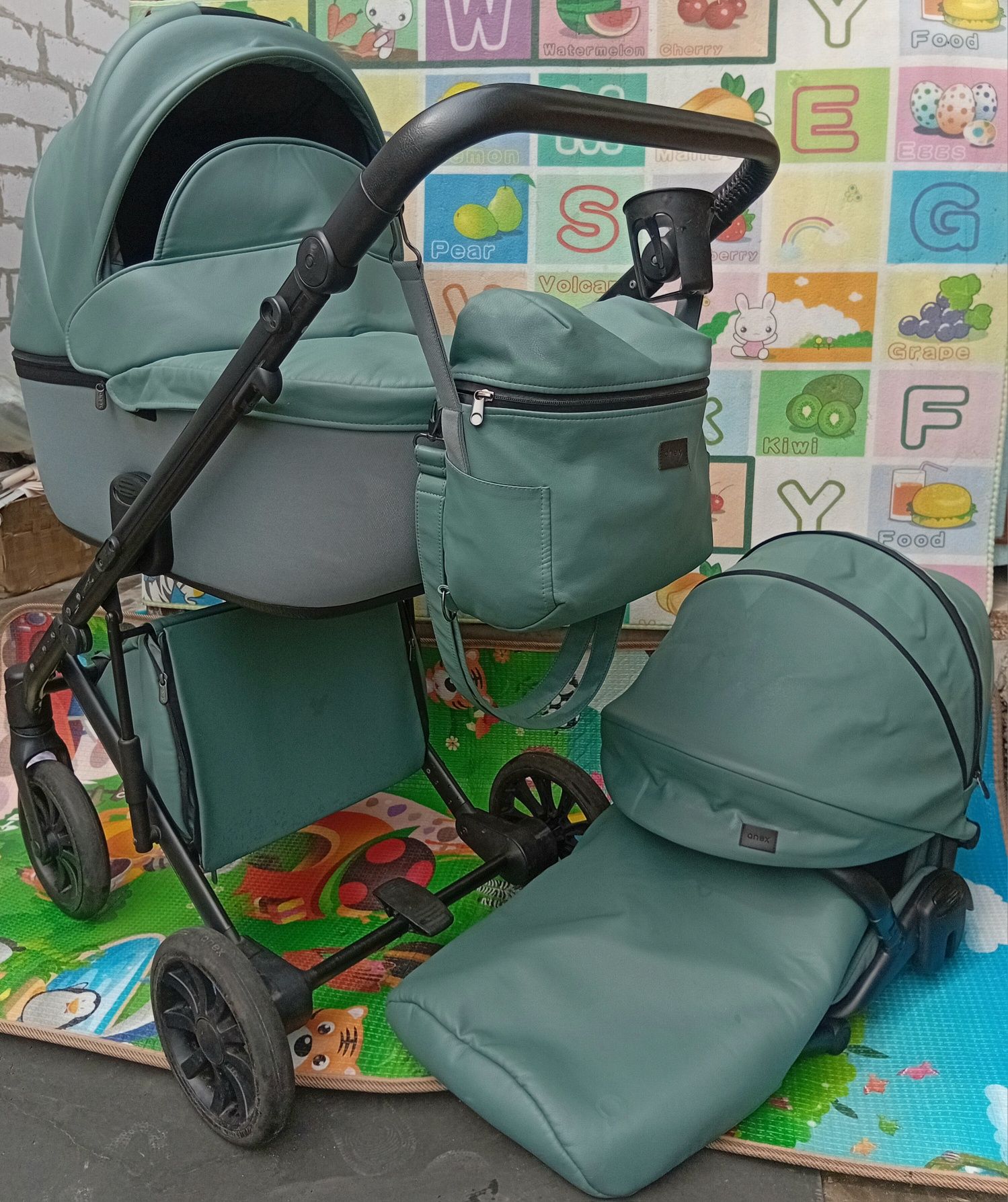 Продам дитячу коляска 2 в 1 Anex Sport повний комплект.