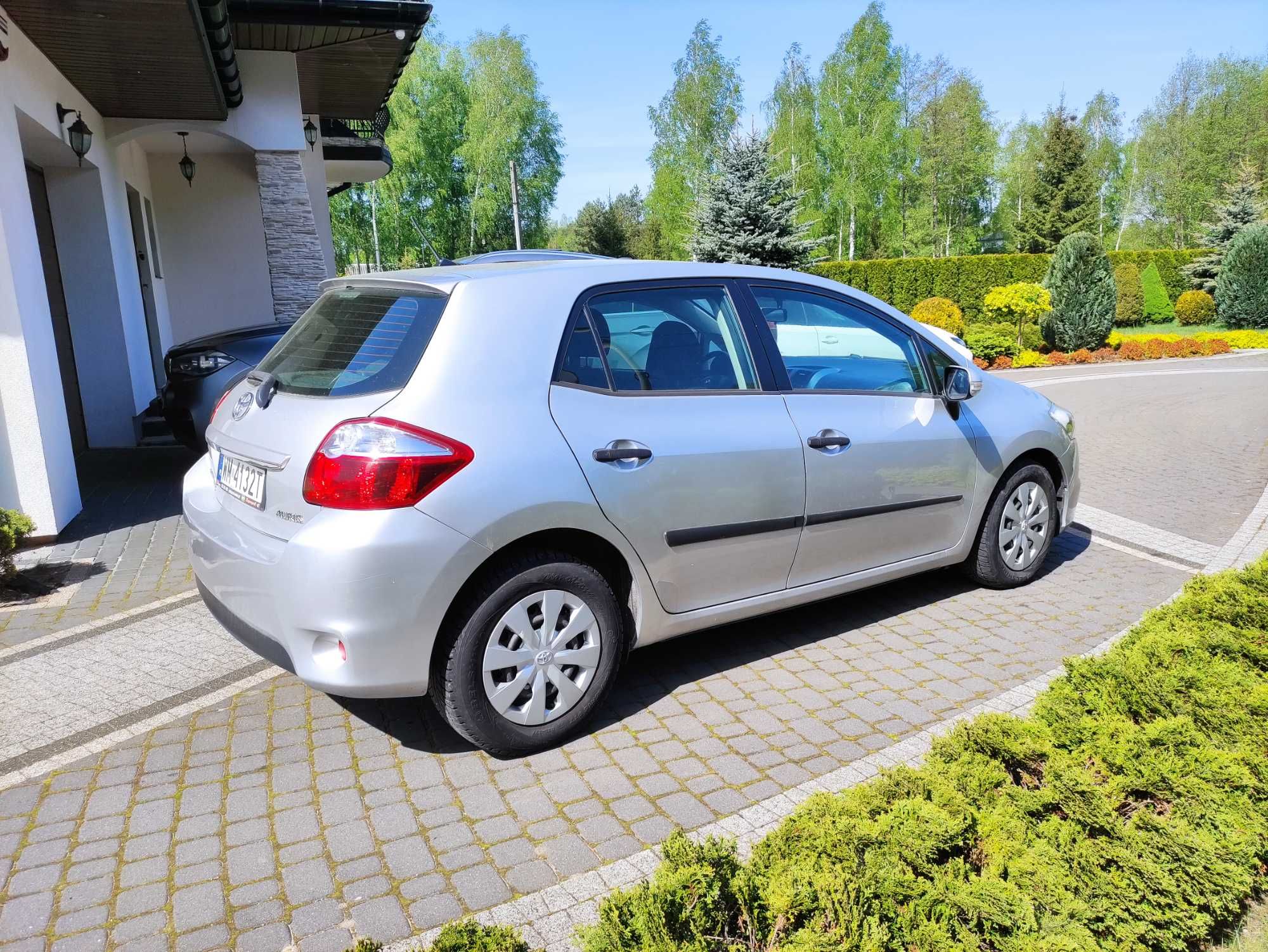 TOYOTA AURIS 1.6 benzyna 2011/12 r Salon PL