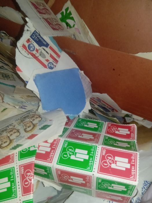 Selos colados cheios