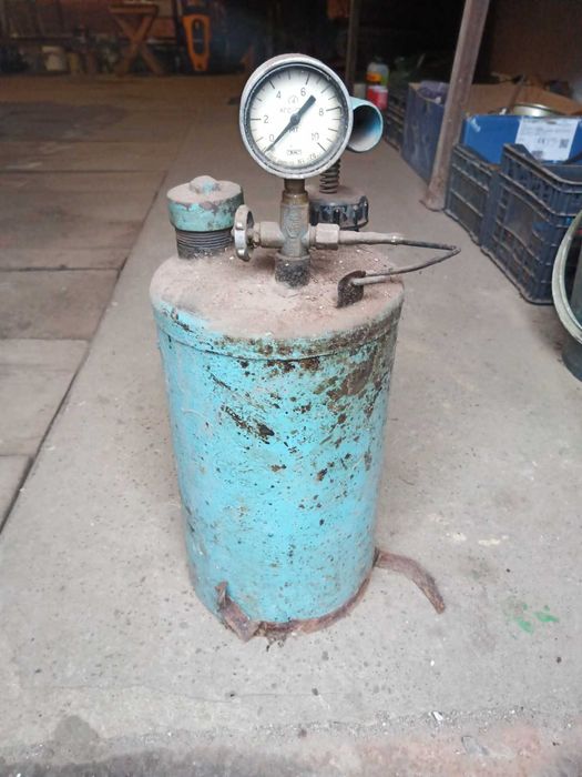 балон з манометром