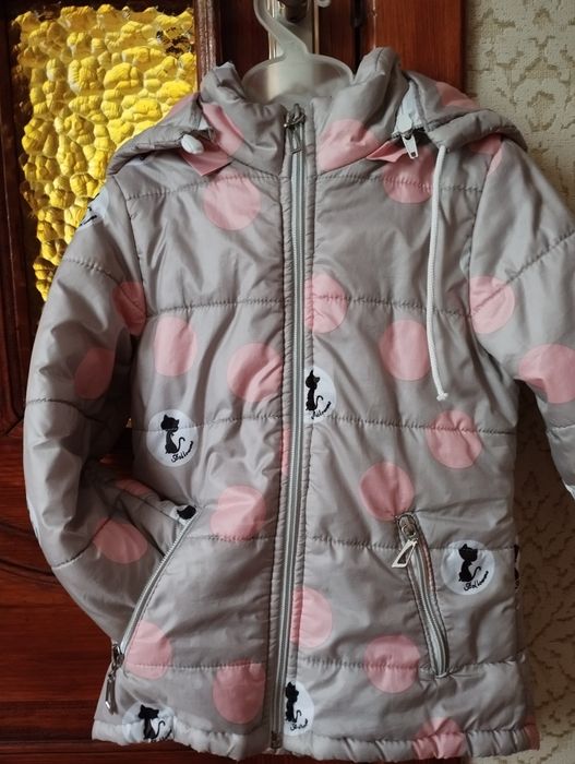 Весняна курточка для дівчинки