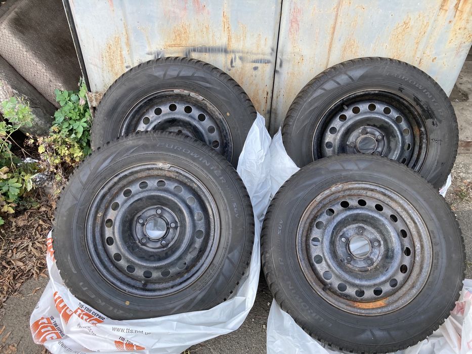 Комплект зимових шин Falken Eurowinter 215/65 R16