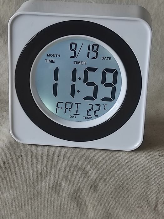 Zegar cyfrowy na biurko podświetlany data temperatura
